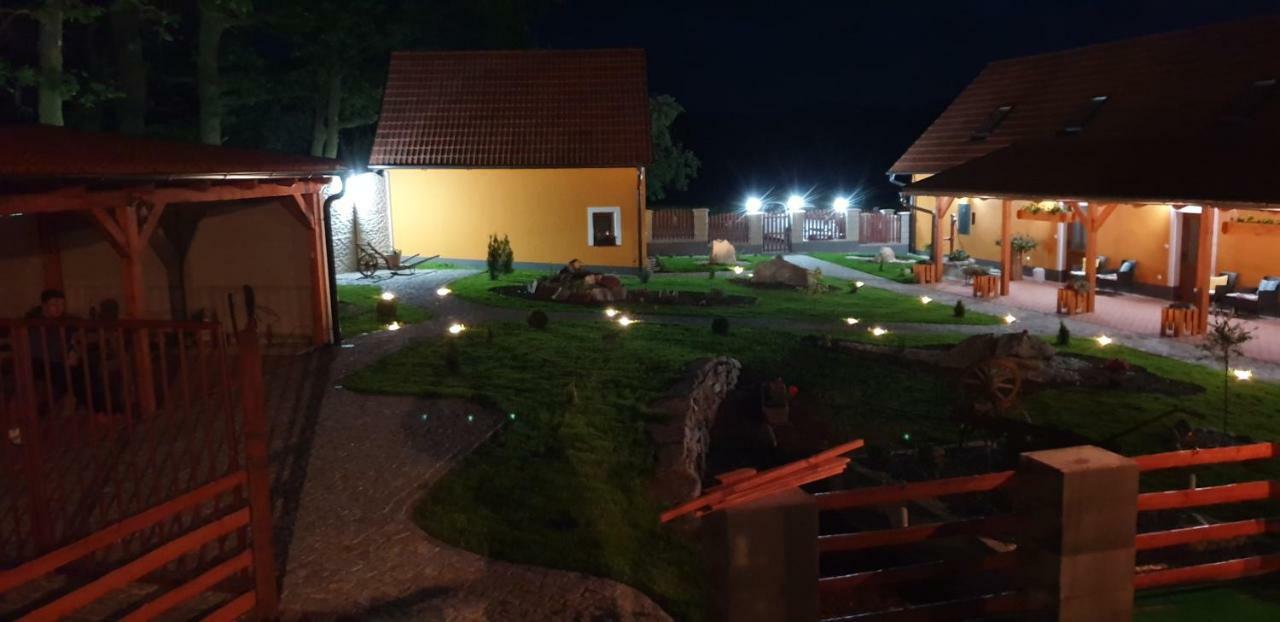 Penzion U Pepíčka Netolice Exterior foto